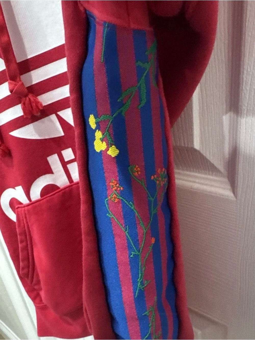 adidas Originals Trefoil Hoodie Womens Small Floral 3 Stripe Red Pullover ED4768 - Picture 5 of 9